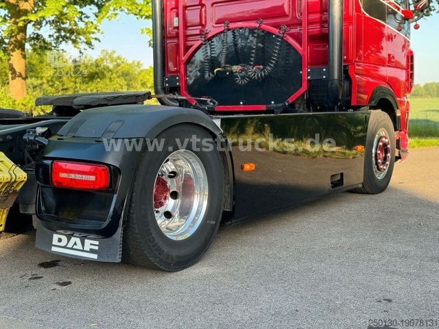 Стандартен влекач DAF 106 XF Flat Cab Voll/Luft 530 PS Leder Alu