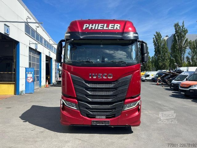 Стандартен влекач IVECO AS440S46T/P / Retarder / Leder
