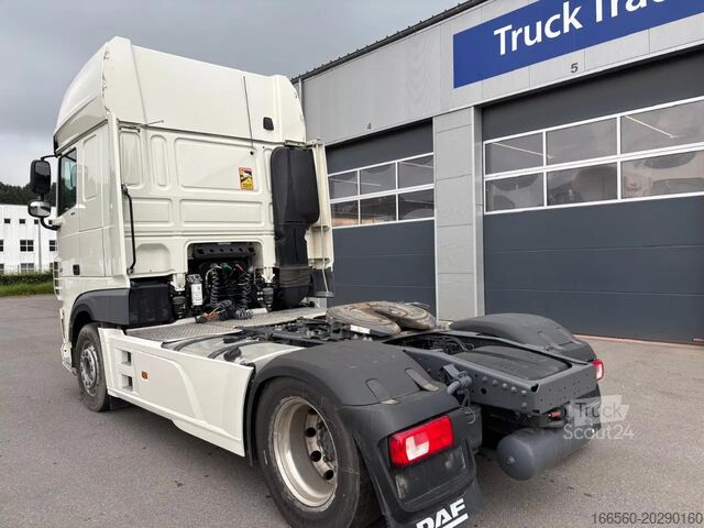 Tracteur standard DAF XF SUPER SPACE CAB ZF INTARDER, different locat...