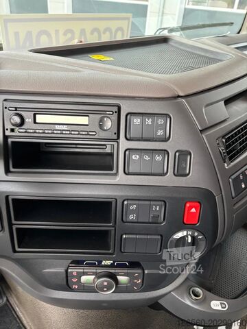 Tracteur standard DAF XF SUPER SPACE CAB ZF INTARDER, different locat...
