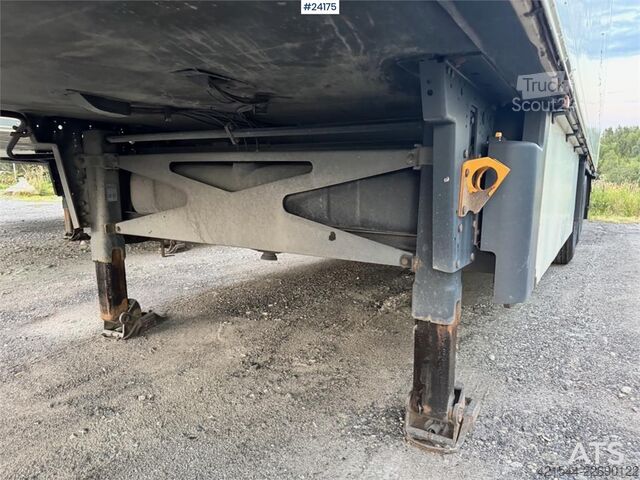 Maleta Schmitz Cargobull Box Semi-Trailer with Refrigeration/Freezer Unit a