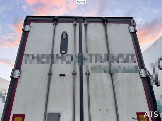 Maleta Schmitz Cargobull Box Semi-Trailer with Refrigeration/Freezer Unit a