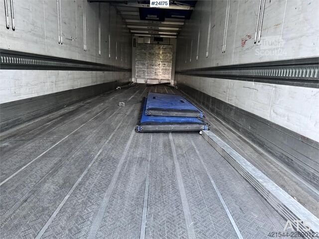 Bőrönd Schmitz Cargobull Box Semi-Trailer with Refrigeration/Freezer Unit a
