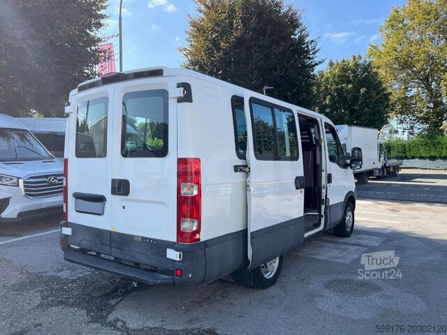 نقل الركاب IVECO Daily