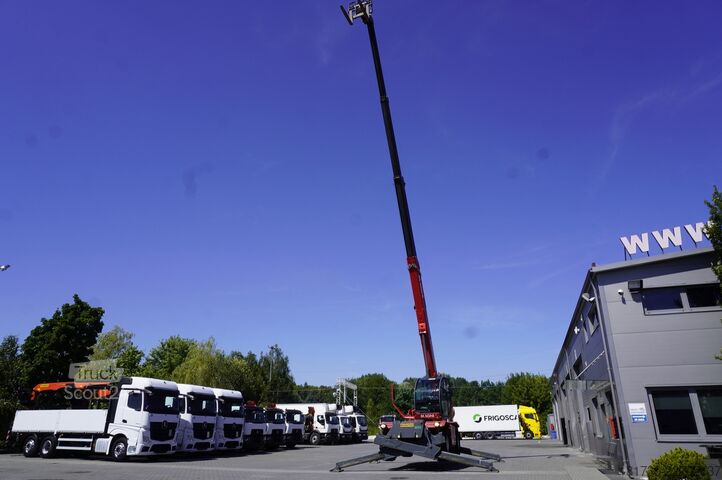 Teleskoplastere MAGNI RTH 5.26 telescopic loader / Range 26 m