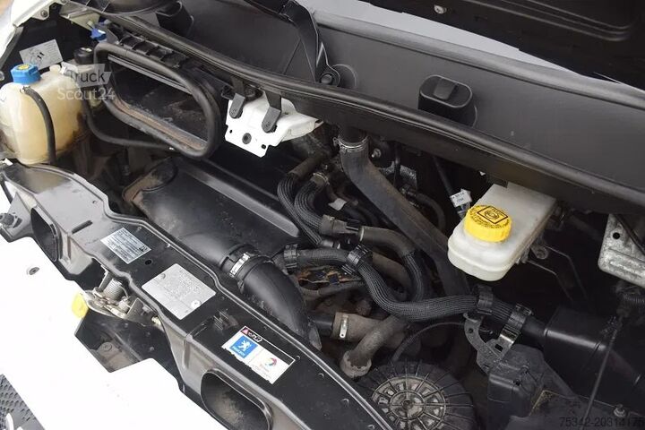 Dvoposteljni kombi z dvojno kabino Peugeot Boxer 2.2 L -130 pk -