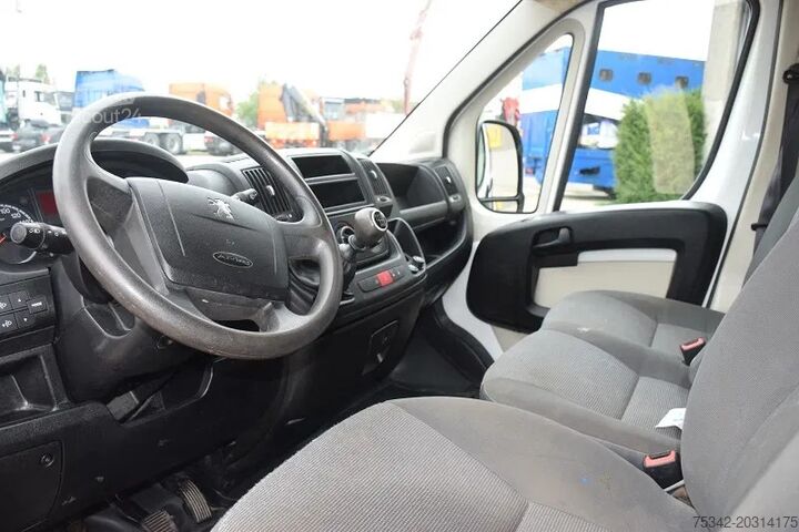 Dvoposteljni kombi z dvojno kabino Peugeot Boxer 2.2 L -130 pk -