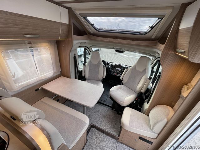 Teilintegriertes Wohnmobil CARADO T 338 Luftfederung, Dachklima, Duo Control