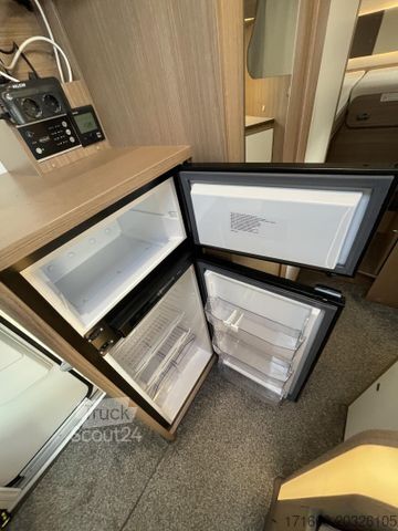 Teilintegriertes Wohnmobil CARADO T 338 Luftfederung, Dachklima, Duo Control