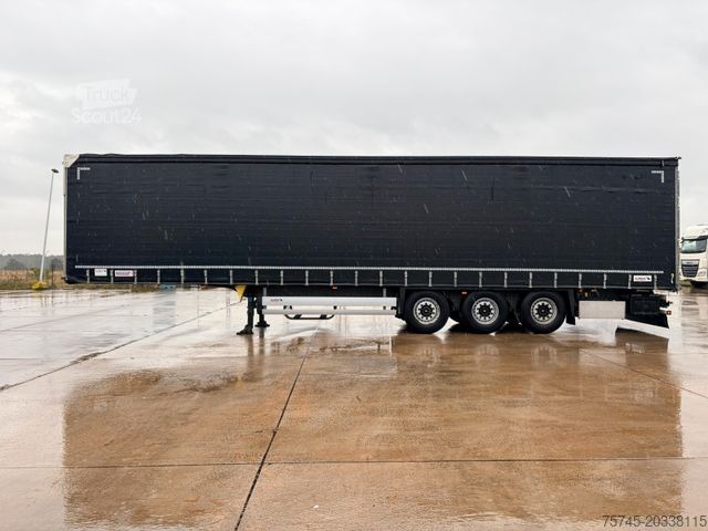 Öppen semitrailer med kapell SCHMITZ CARGOBULL SCB S3T * POWER CURTAIN * LIFT ACHSE