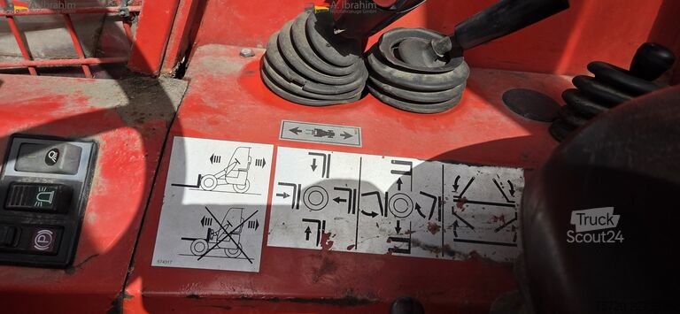 Manipulator telescopic Manitou TMT 20-20SR Mitnahmestapler 2000 kg Tragkraft Staplergabel und Stroh- Heugabel