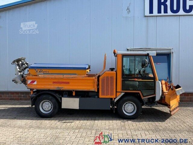 Dubă cu acoperiș înalt Multicar Boki HY1252B 4x4 Winterdienst Schild + Streuer