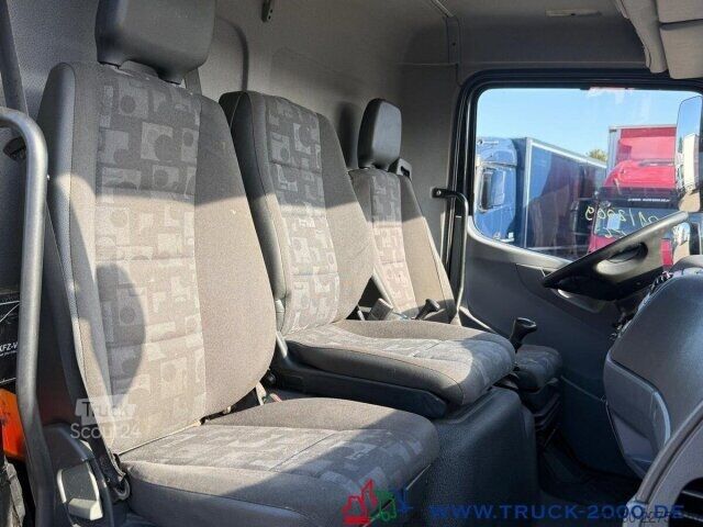 شاحنة صندوقية Mercedes-Benz Atego 816 Koffer 6m Ladebordwand ADR 3 Sitze AHK
