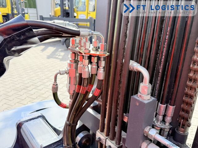 Carretilla retráctil de 4 vías Combilift C3000ET TRIPLEX 5940 WIDE FORK POSITIONE