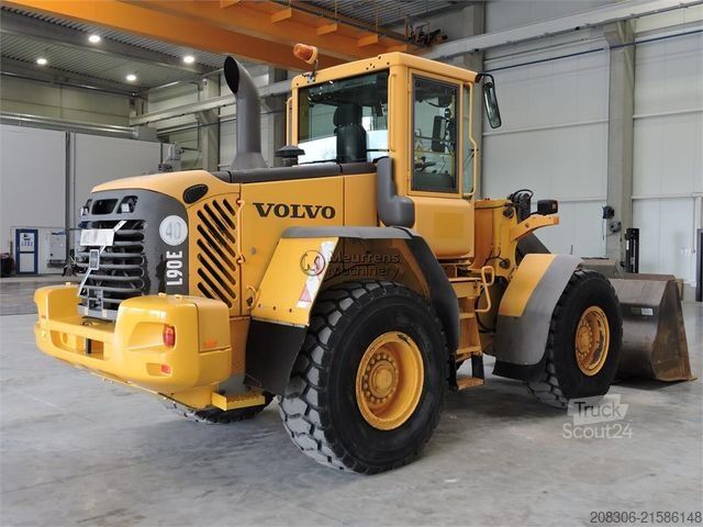 Chargeuse sur pneus VOLVO L90E