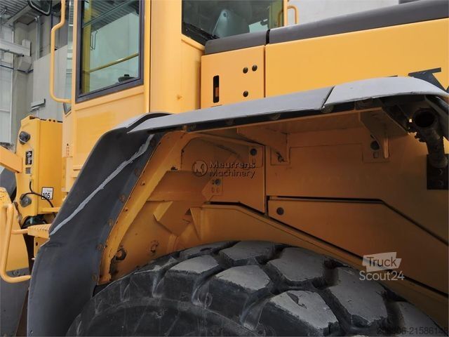 Chargeuse sur pneus VOLVO L90E