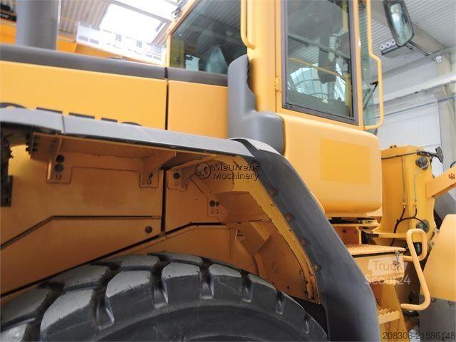 Chargeuse sur pneus VOLVO L90E