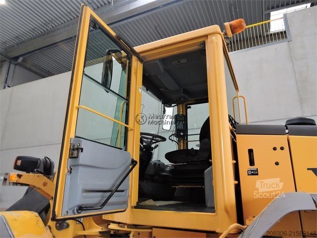 Chargeuse sur pneus VOLVO L90E