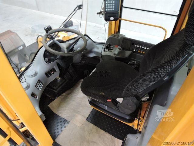 Chargeuse sur pneus VOLVO L90E