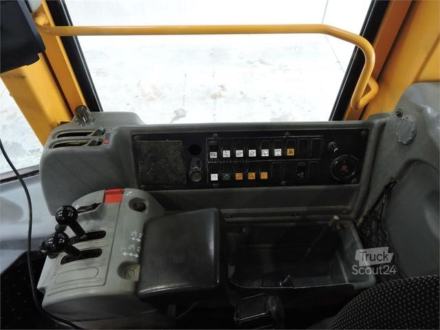 Chargeuse sur pneus VOLVO L90E