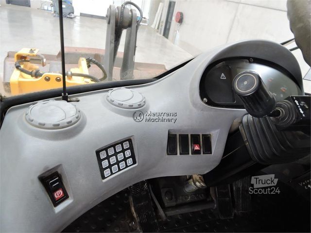 Chargeuse sur pneus VOLVO L90E