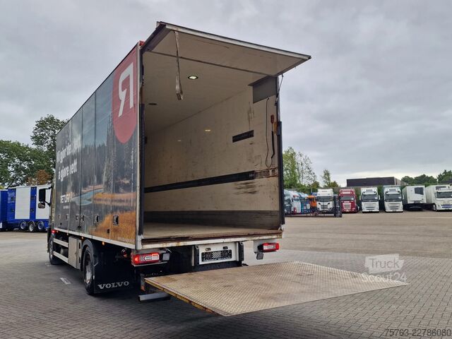 Valise Volvo FM 370 Globetrotter 4x2 - Buggsbygg box with si...