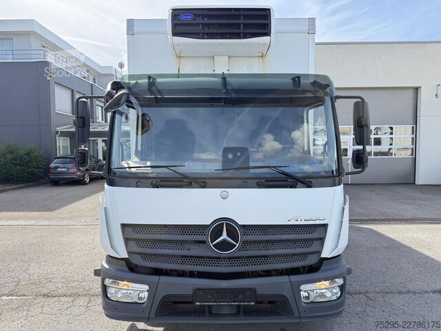 Vehicul comercial Mercedes-Benz Atego 818L Carrier Xarios600 seitli. Treppe TÜV