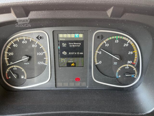 Vehicul comercial Mercedes-Benz Atego 818L Carrier Xarios600 seitli. Treppe TÜV