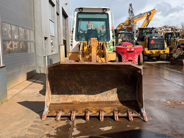 Levelling machine Liebherr LR622B