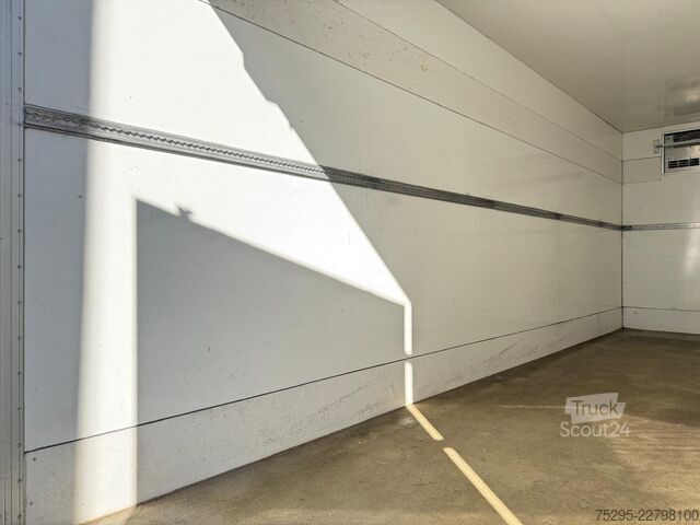 Pojazd użytkowy Mercedes-Benz Atego  818L Mitsubishi TDJ600D seitli. Treppe TÜV