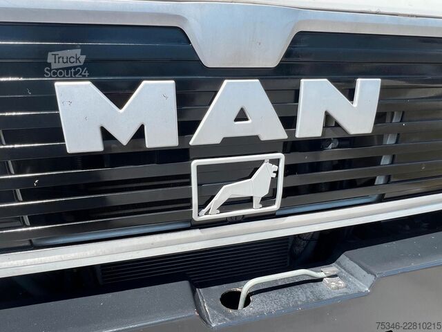 Kamion za specijalne namene MAN L90 18.284 4x4 LOF Kipper/Kran/47 tkm/HA gelenkt