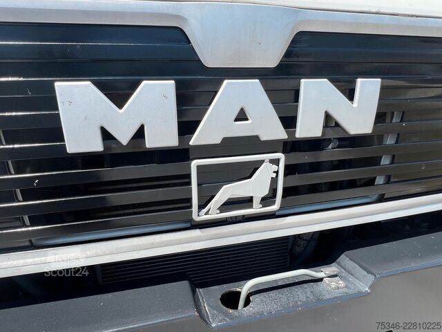 Kravas automašīnai uzstādīts celtnis MAN L90 18.284 4x4 LOF Kipper/Kran/47 tkm/HA gelenkt