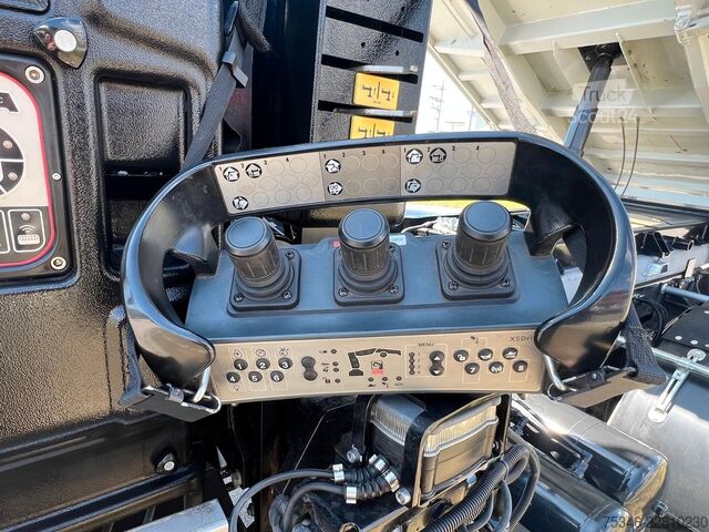 Trostrani kiperski kamion MAN L90 18.284 4x4 LOF Kipper/Kran/47 tkm/HA gelenkt