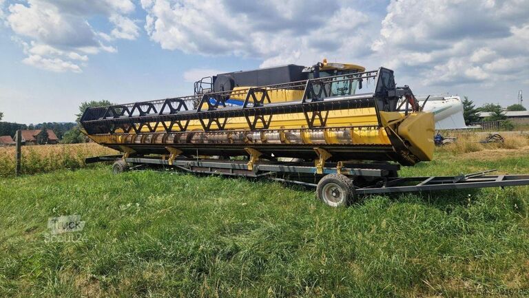 حصادة دراسة New Holland CR 9090