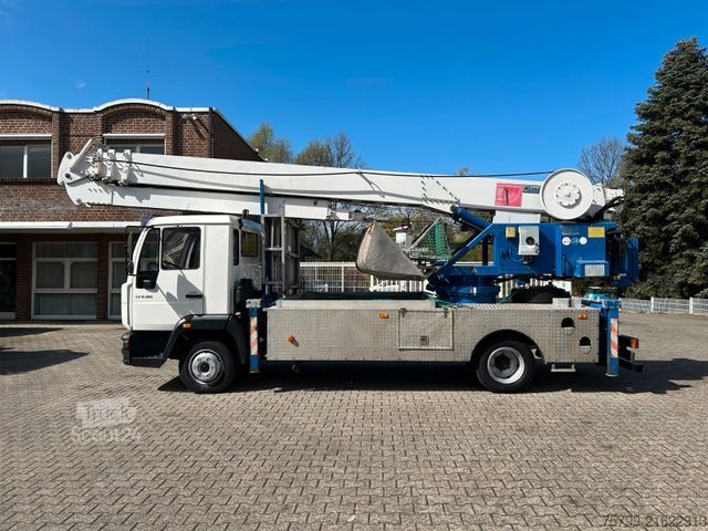 Truck-mounted crane van MAN 8.180 Dachdeckerkran Klaas Arbeitskorb 34m