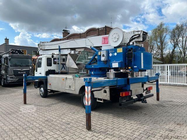 Truck-mounted crane van MAN 8.180 Dachdeckerkran Klaas Arbeitskorb 34m