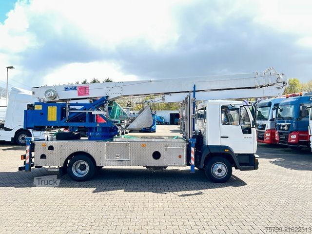 Truck-mounted crane van MAN 8.180 Dachdeckerkran Klaas Arbeitskorb 34m