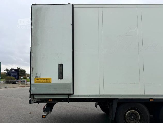 Semi-remorque frigorifique SCHMITZ CARGOBULL SCB*S3B THERMO KING SLXe300 LIFT AXLE 1340x250x2
