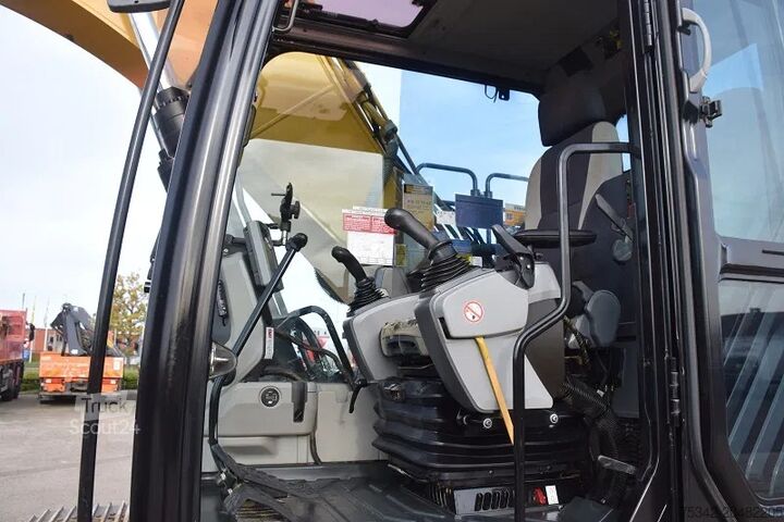 Escavadora de lagartas Caterpillar 323E-stock id2