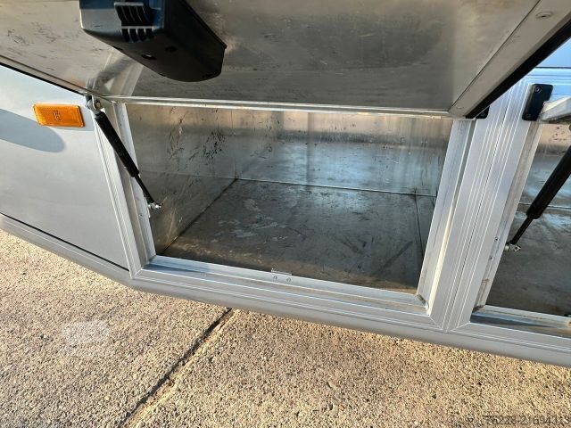 Veewagen MERCEDES-BENZ Pferdetransporter