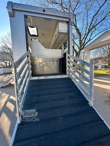 Veewagen MERCEDES-BENZ Pferdetransporter