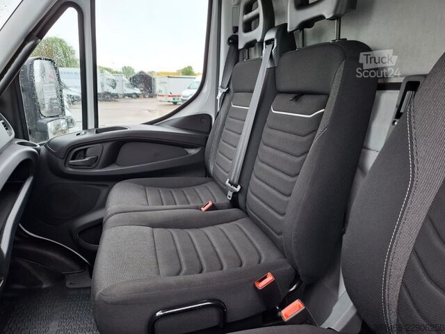 Ponyvával szerelt furgon IVECO 72-210A8/P, Klima, Luft, HiMatic, LBW, RFK,