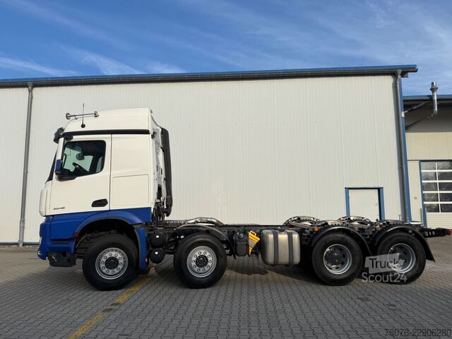 Podvozok nákladného vozidla MERCEDES-BENZ Arocs 5 MB 3248 LK 8x4/4 1Bett Heizung Klima AHK