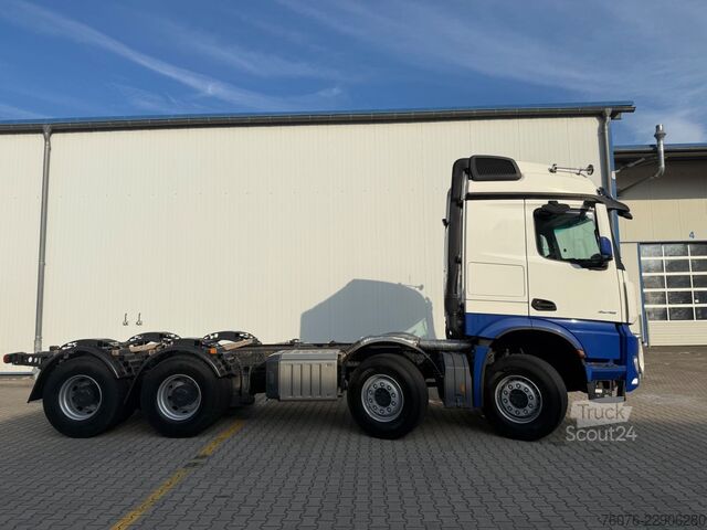 Podvozok nákladného vozidla MERCEDES-BENZ Arocs 5 MB 3248 LK 8x4/4 1Bett Heizung Klima AHK