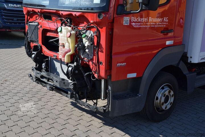 Кутиевиден ван MERCEDES-BENZ Mercedes Benz Atego 816 LBW Unfall-Frontschaden