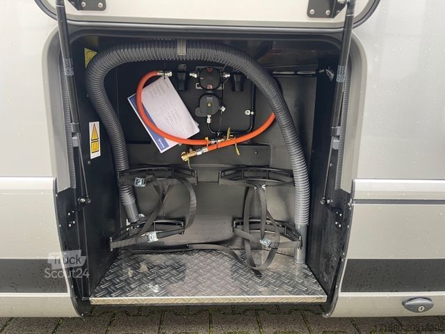 Half-integraal camper HYMER/ERIBA B-Klasse ML T BlackLine 780 *Edition BlackLine*