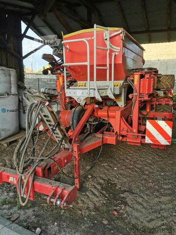 Semeadora combinada Pöttinger Terrasem C4