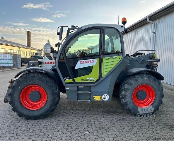 Manipulador telescópico agrícola CLAAS Scorpion 7050