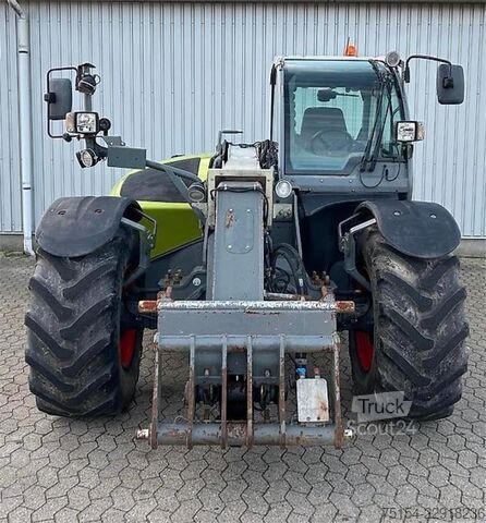 Manipulador telescópico agrícola CLAAS Scorpion 7050