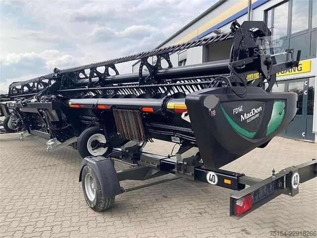 Ceifeira-debulhadora MacDon FD140 Flex Draper NH